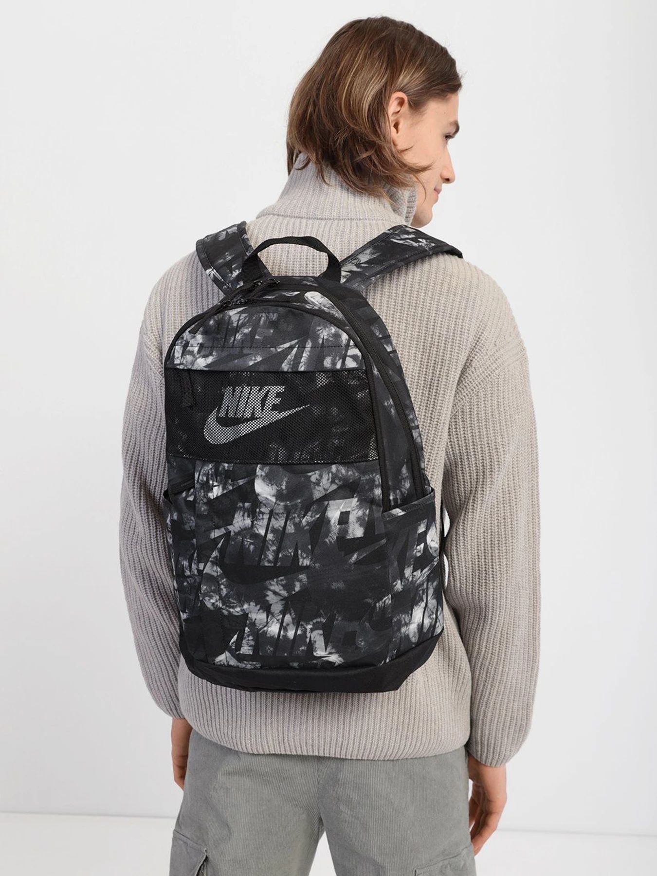 Рюкзаки NIKE ELMNTL BKPK модель DA7760-010 Рюкзаки NIKE ELMNTL BKPK модель DA7760-010 Фото