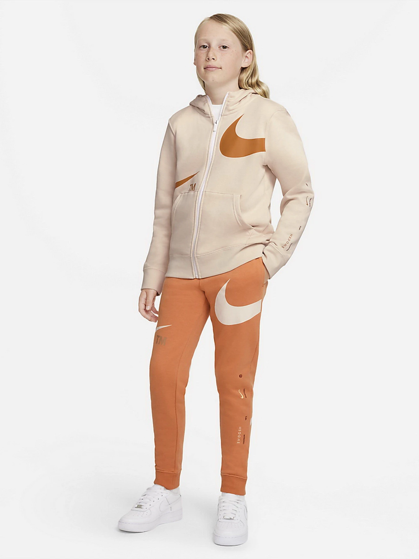 Брюки NIKE Sportswear Swoosh модель DD8721-808 Брюки NIKE Sportswear Swoosh модель DD8721-808 Фото