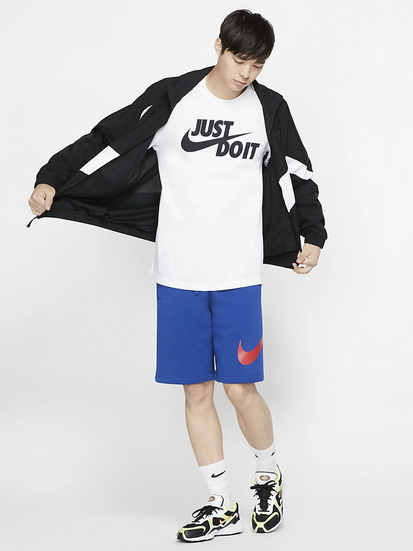 Футболки и поло NIKE NSW TEE JUST DO IT SWOOSH модель AR5006-100 Футболки и поло NIKE NSW TEE JUST DO IT SWOOSH модель AR5006-100 Фото