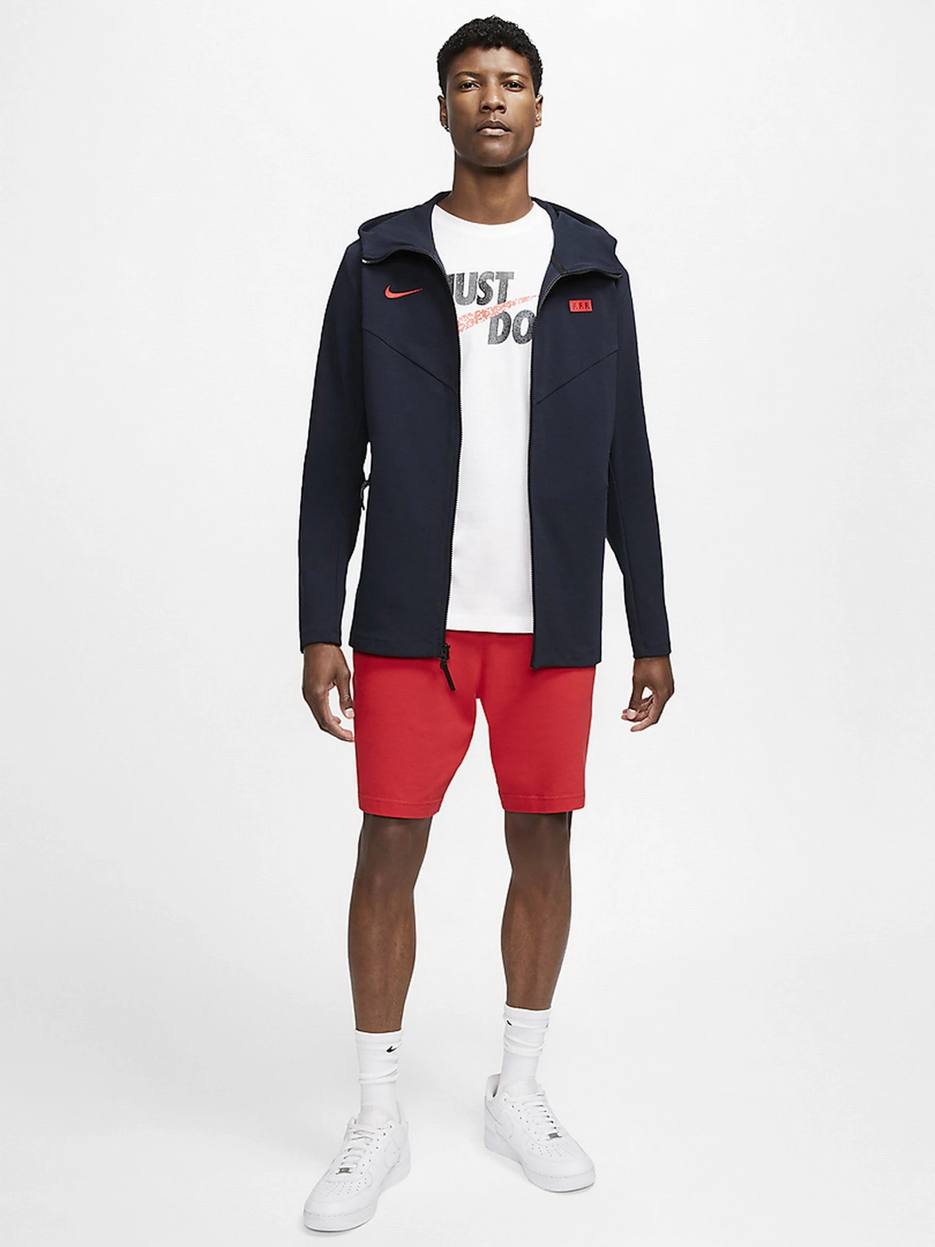 Худі та світшоти NIKE FFF Tech Pack модель CI8379-475 Фото