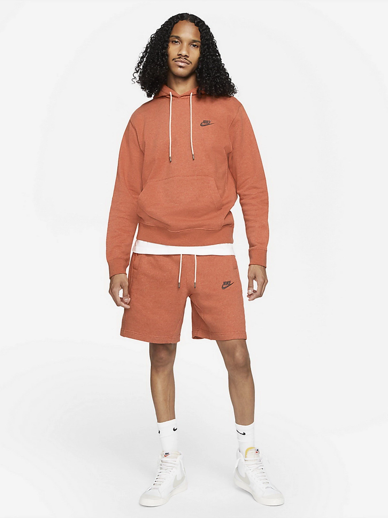 Худи и свитшоты NIKE Sportswear модель DA0680-812 Фото