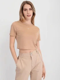 Футболки і поло NIKE Essntl Tee Slim модель DD1328-200 Фото