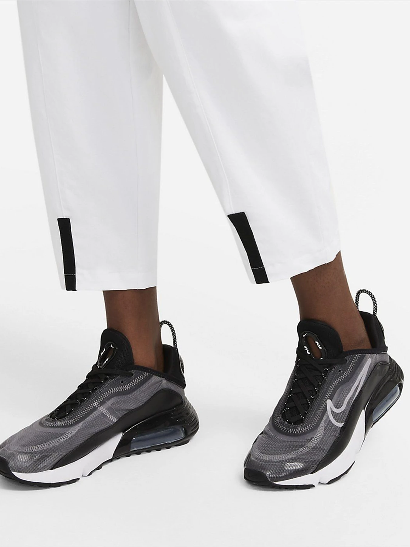 Штани NIKE Sportswear Tech Pack модель DD4616-100 Фото