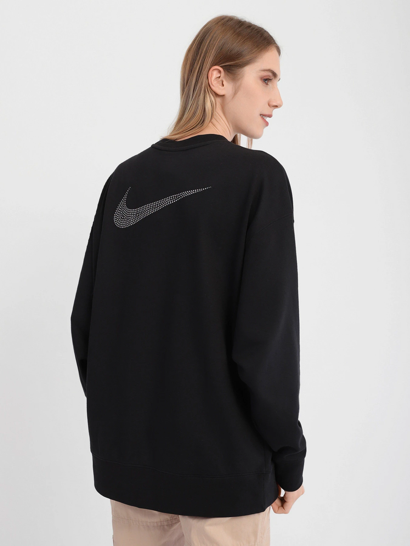 Худи и свитшоты NIKE W NK DF HBR FLC CRW модель DD5467-010 Худи и свитшоты NIKE W NK DF HBR FLC CRW модель DD5467-010 Фото