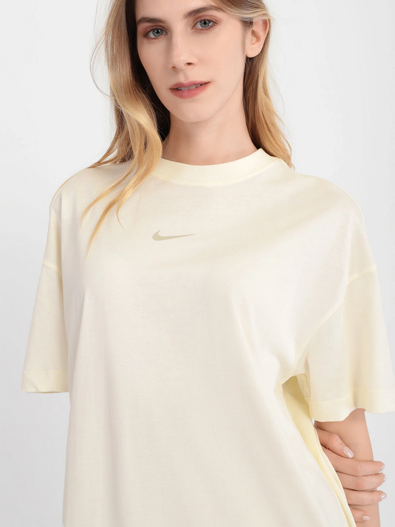Платья NIKE Sportswear T-Shirt Dress модель DM4664-715 Платья NIKE Sportswear T-Shirt Dress модель DM4664-715 Фото