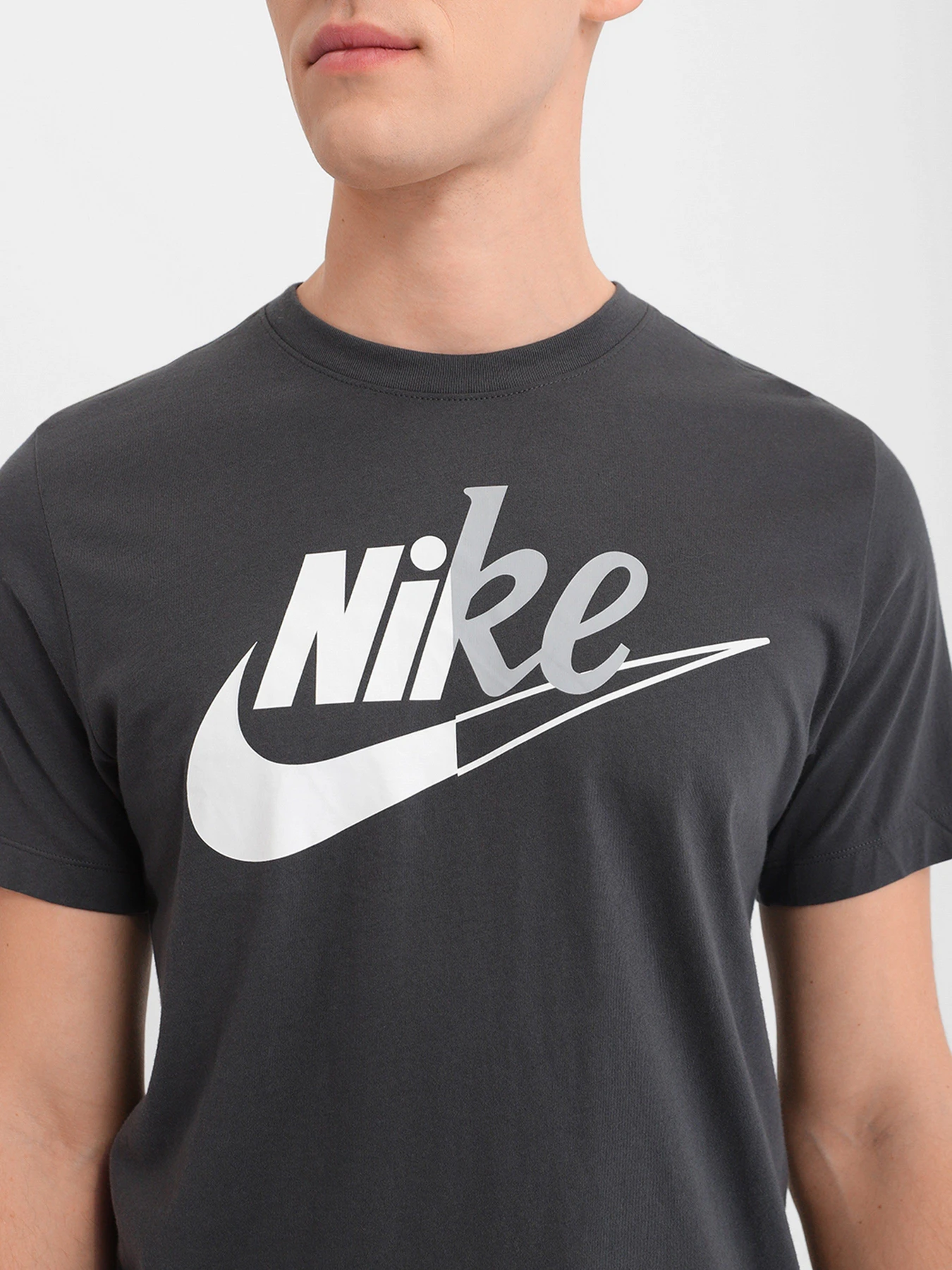 Футболки и поло NIKE Reverse модель DD3468-060 Футболки и поло NIKE Reverse модель DD3468-060 Фото