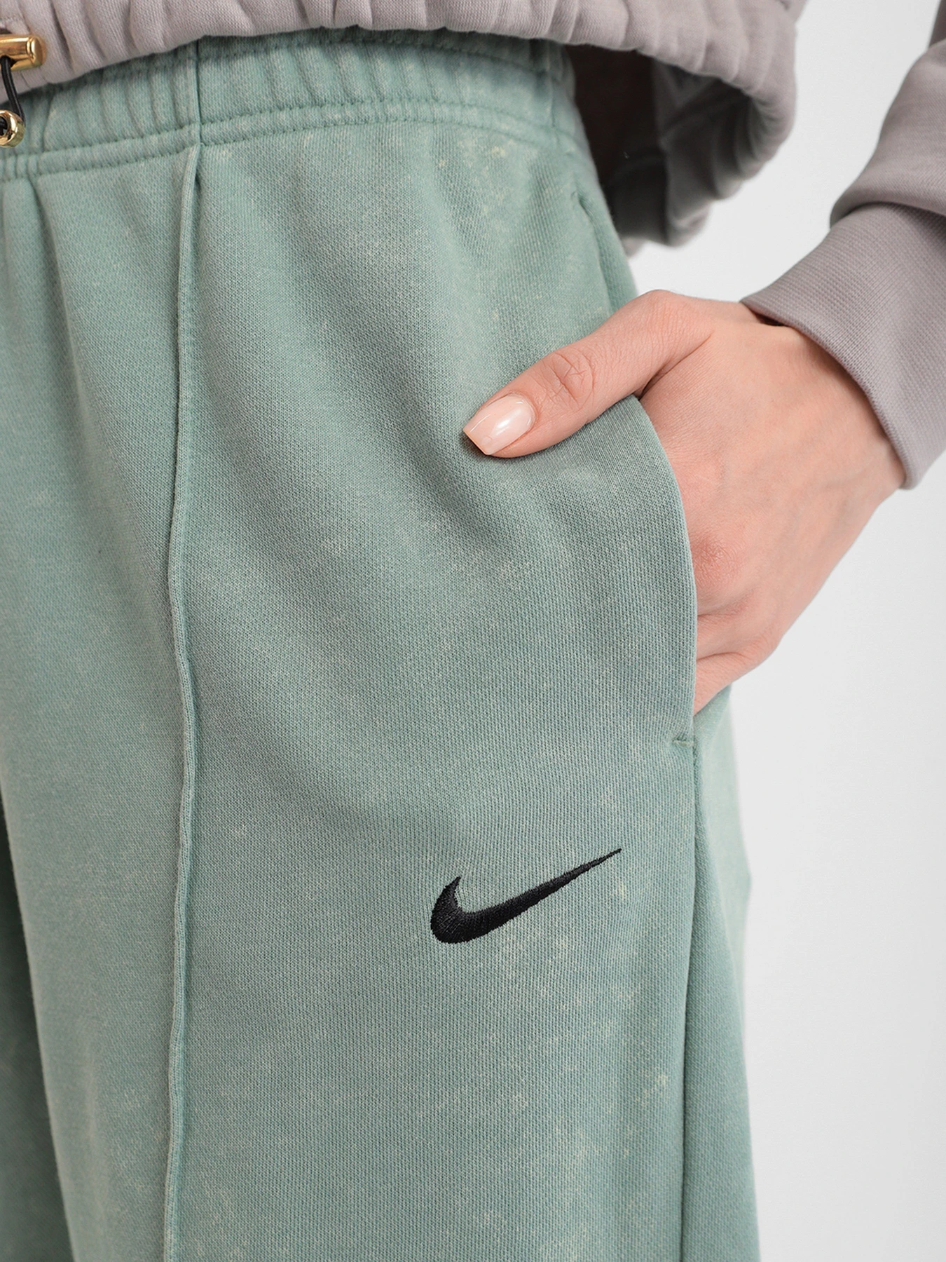 Брюки NIKE Sportswear Essential модель DD5630-357 Фото