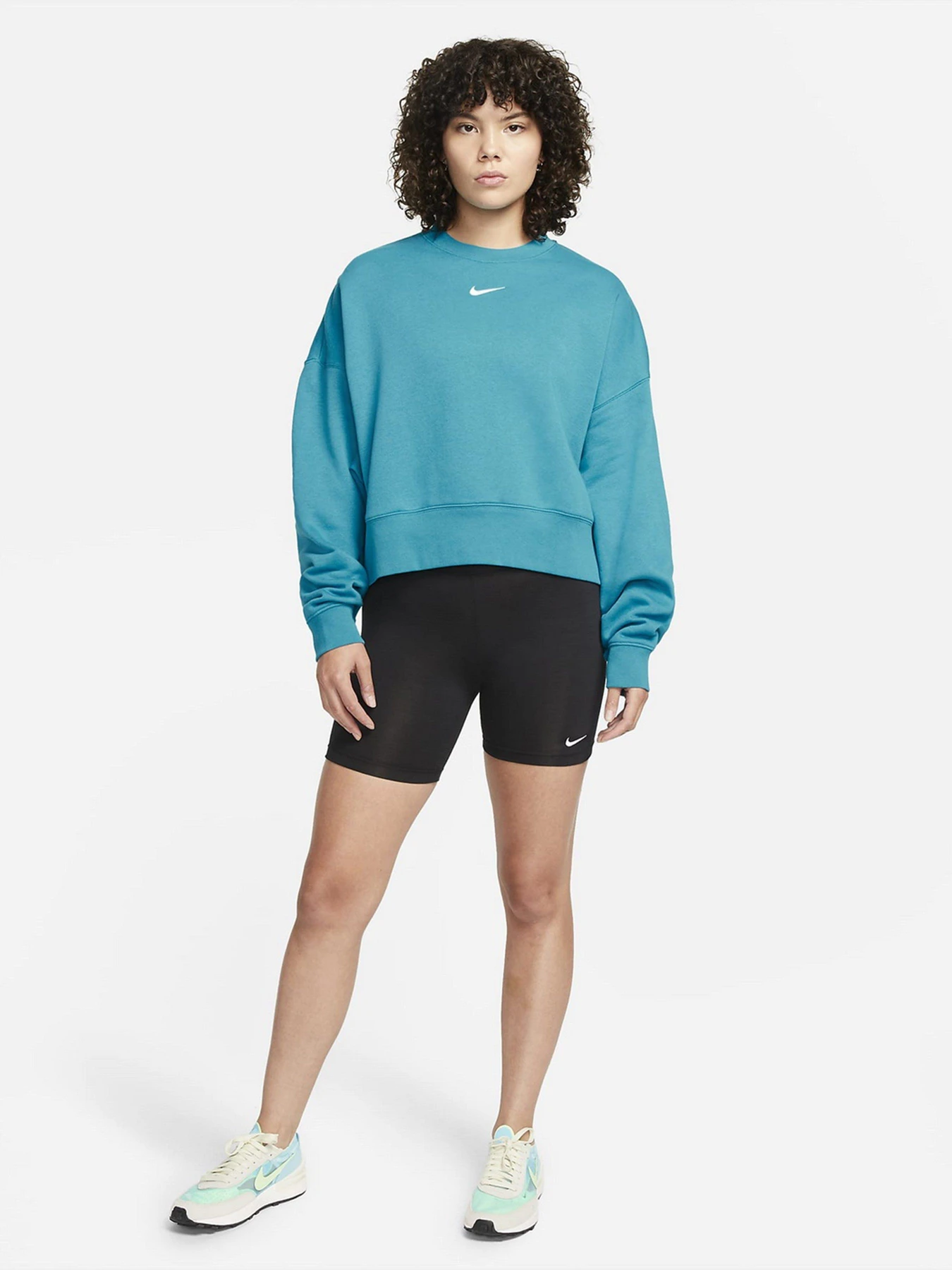 Худи и свитшоты NIKE Sportswear Collection Essentials модель DJ7665-474 Худи и свитшоты NIKE Sportswear Collection Essentials модель DJ7665-474 Фото