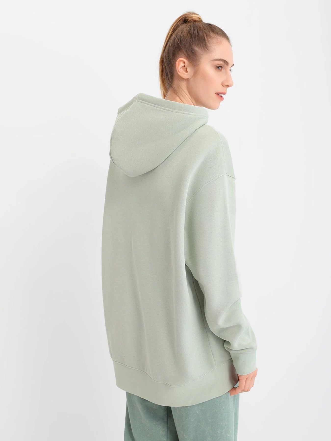 Худи и свитшоты NIKE Sportswear Collection Essentials модель DJ7668-017 Худи и свитшоты NIKE Sportswear Collection Essentials модель DJ7668-017 Фото