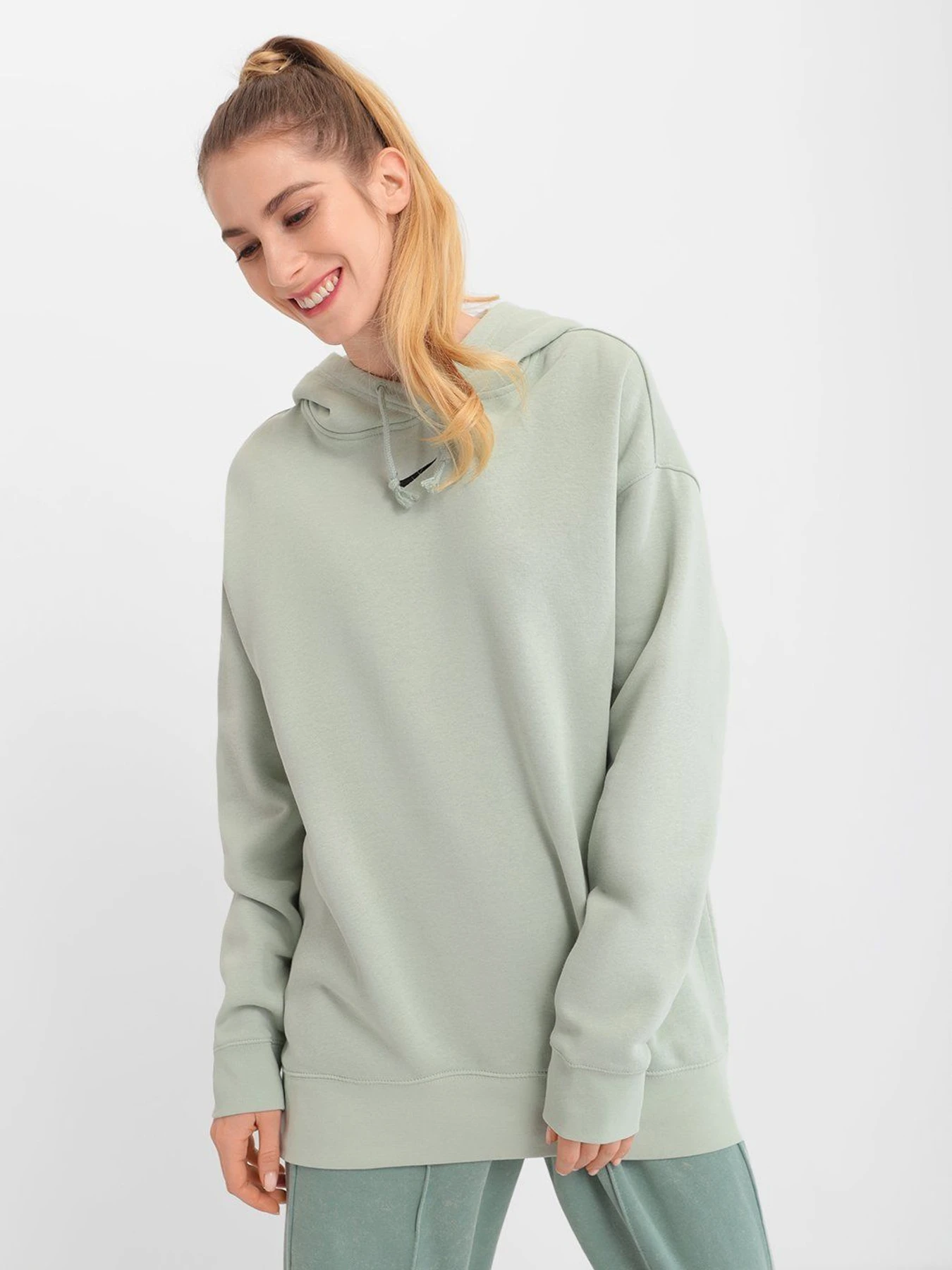 Худи и свитшоты NIKE Sportswear Collection Essentials модель DJ7668-017 Худи и свитшоты NIKE Sportswear Collection Essentials модель DJ7668-017 Фото