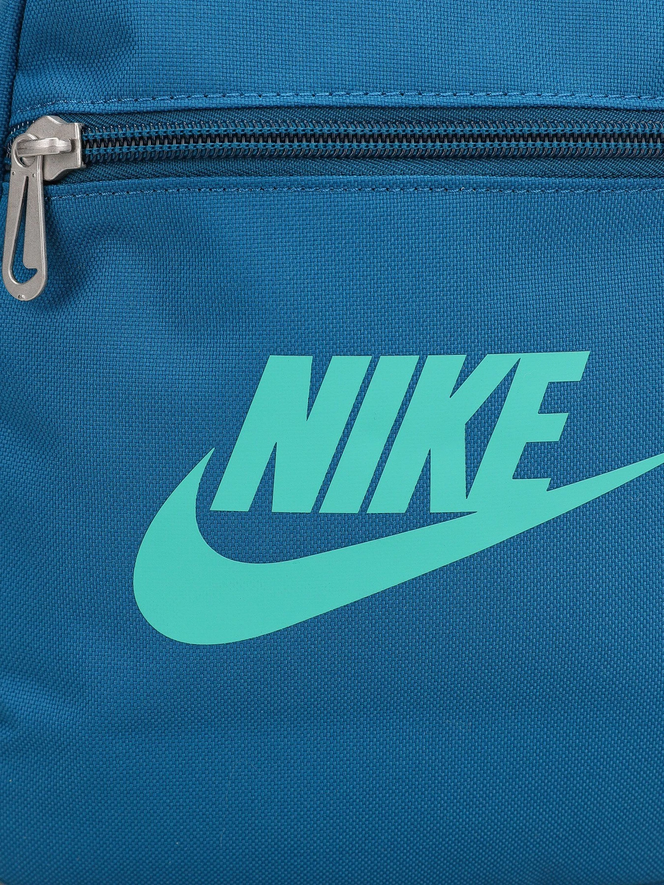 Рюкзаки NIKE NSW FUTURA 365 MINI модель CW9301-404 Фото