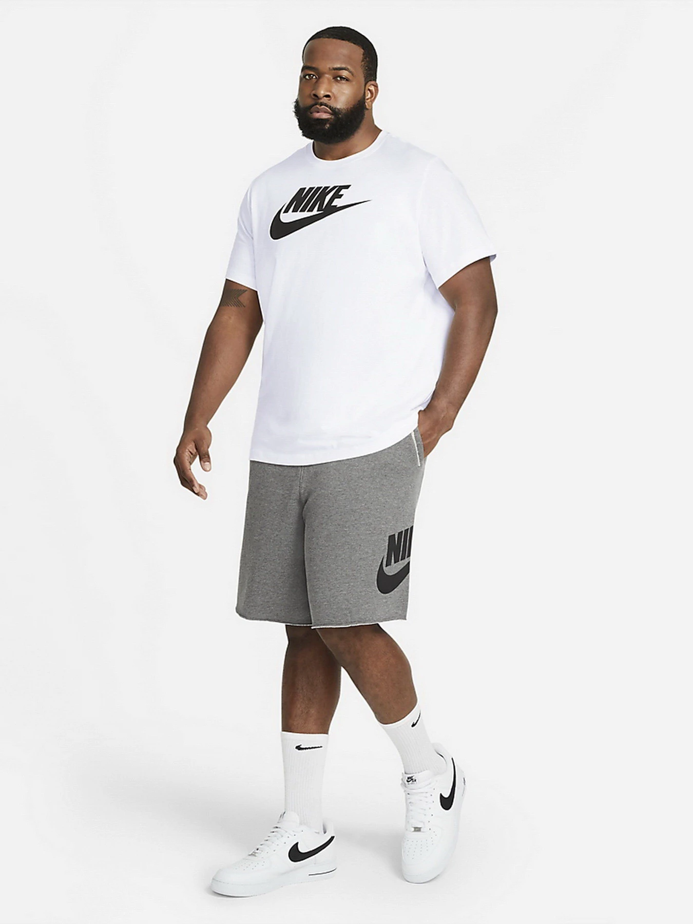 Футболки и поло NIKE SPORTSWEAR модель AR5004-101 Футболки и поло NIKE SPORTSWEAR модель AR5004-101 Фото