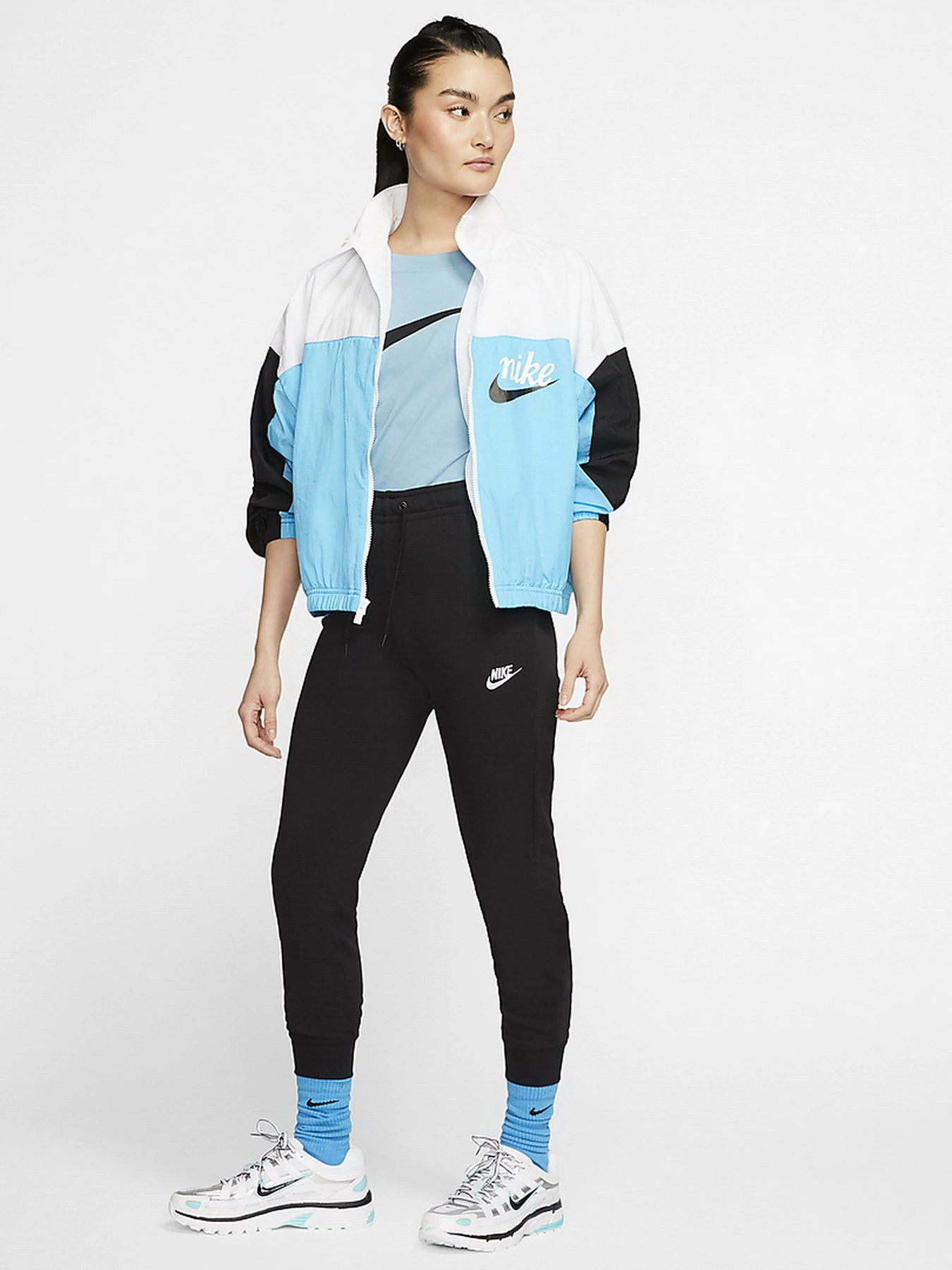 Брюки NIKE Sportswear Essential модель BV4099-010 Фото