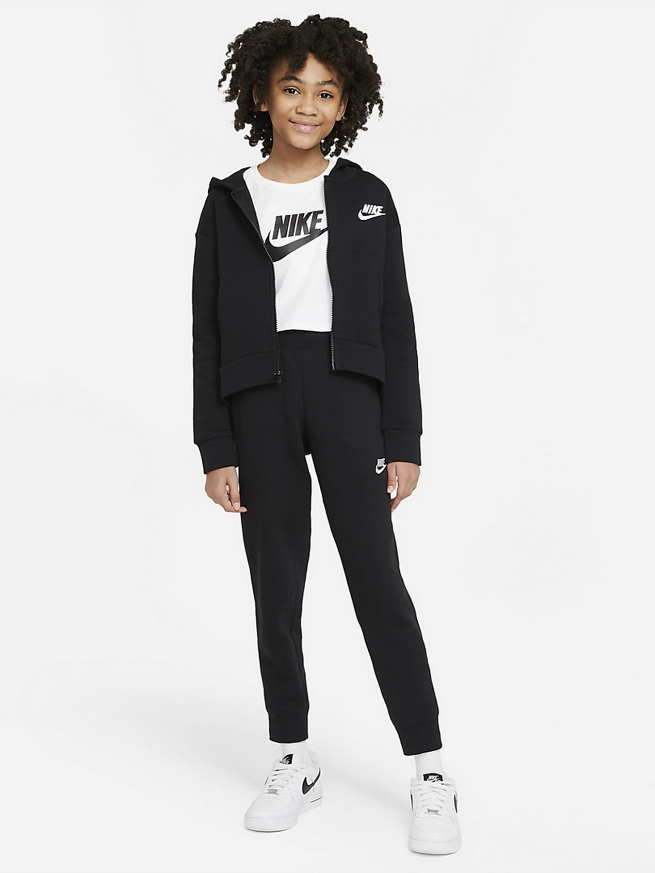 Худі та світшоти NIKE Sportswear Club Fleece модель DC7118-010 Худі та світшоти NIKE Sportswear Club Fleece модель DC7118-010 Фото