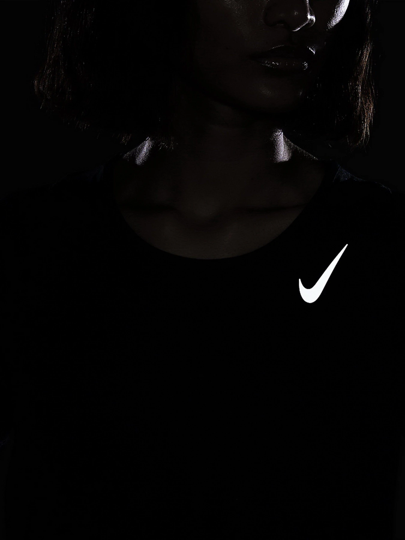 Футболки и поло NIKE Race Top Ss модель DD5927-010 Футболки и поло NIKE Race Top Ss модель DD5927-010 Фото