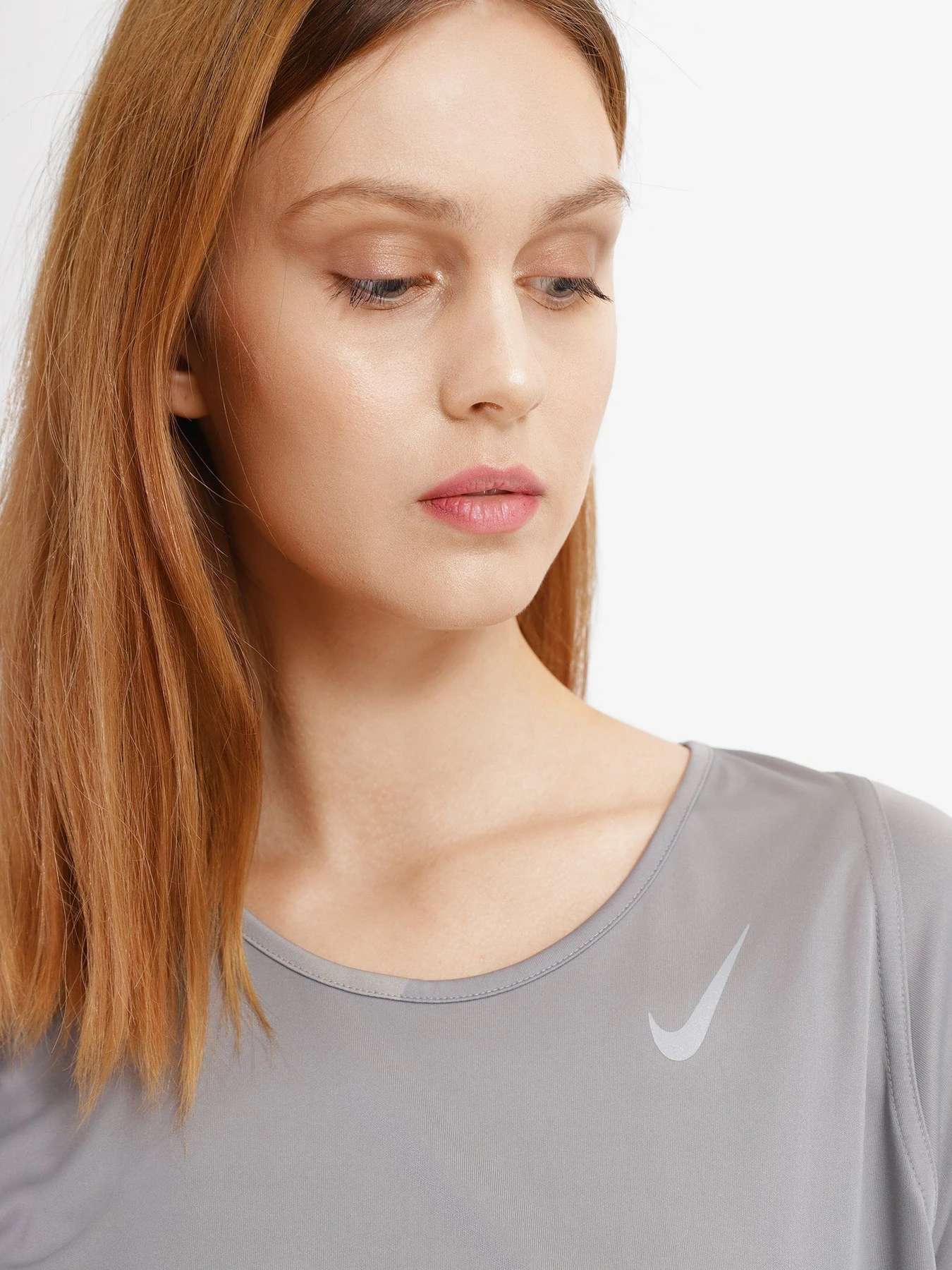 Футболки и поло NIKE Race Top Ss модель DD5927-073 Футболки и поло NIKE Race Top Ss модель DD5927-073 Фото