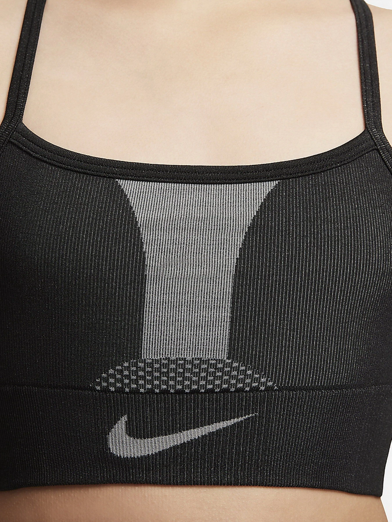 Футболки и поло NIKE Dri FIT Indy модель DD7958-010 Футболки и поло NIKE Dri FIT Indy модель DD7958-010 Фото