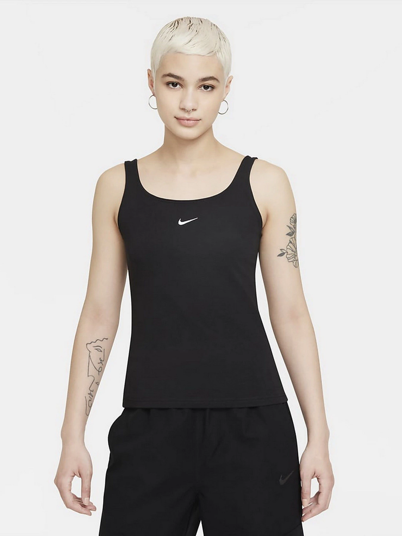Футболки и поло NIKE Sportswear Essential Cami модель DH1345-010 Футболки и поло NIKE Sportswear Essential Cami модель DH1345-010 Фото