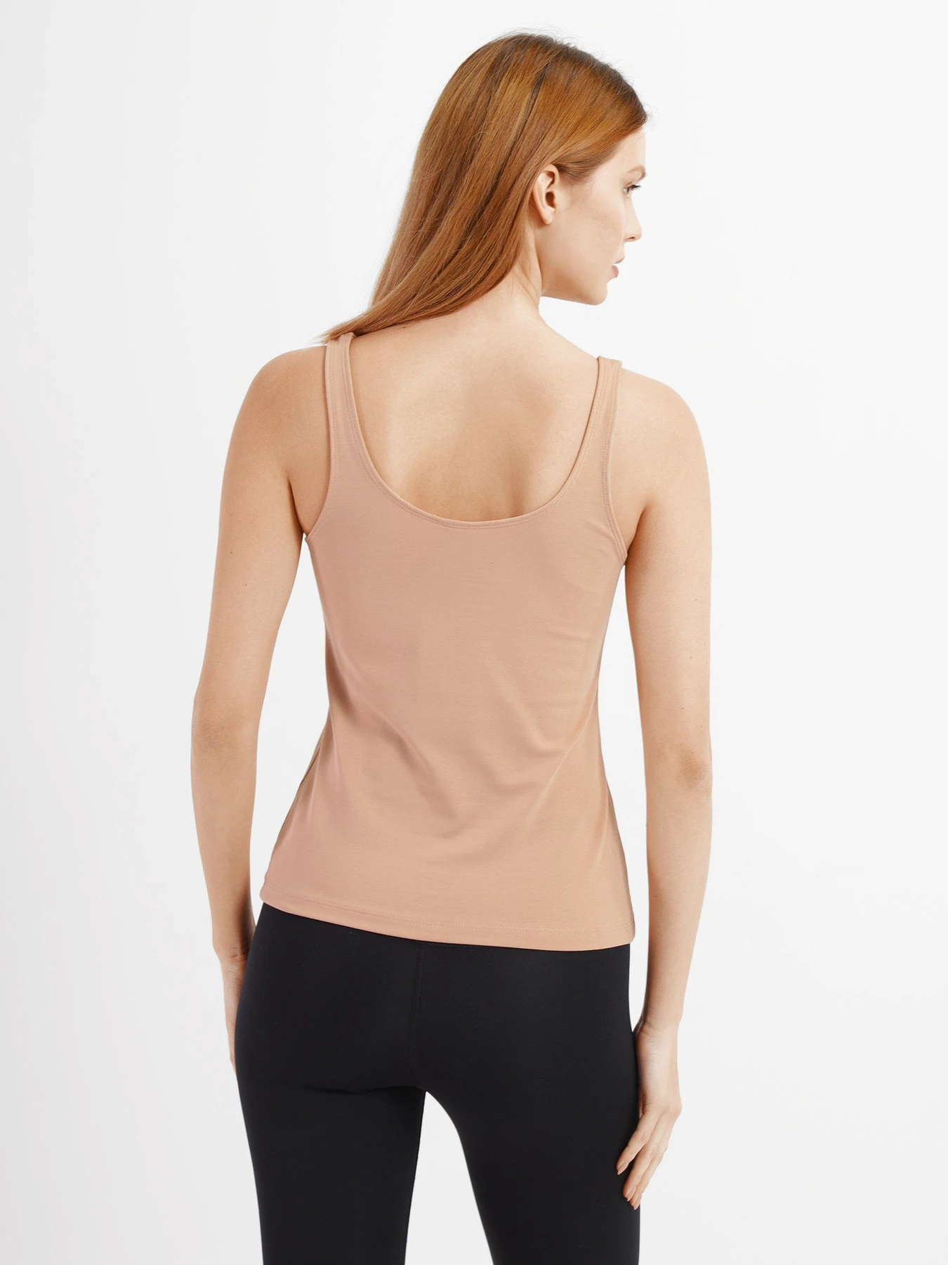 Футболки и поло NIKE Sportswear Essential Cami модель DH1345-200 Футболки и поло NIKE Sportswear Essential Cami модель DH1345-200 Фото