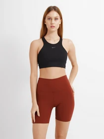 Футболки и поло NIKE Yoga Dri-FIT Swoosh модель DM0660-010 Фото