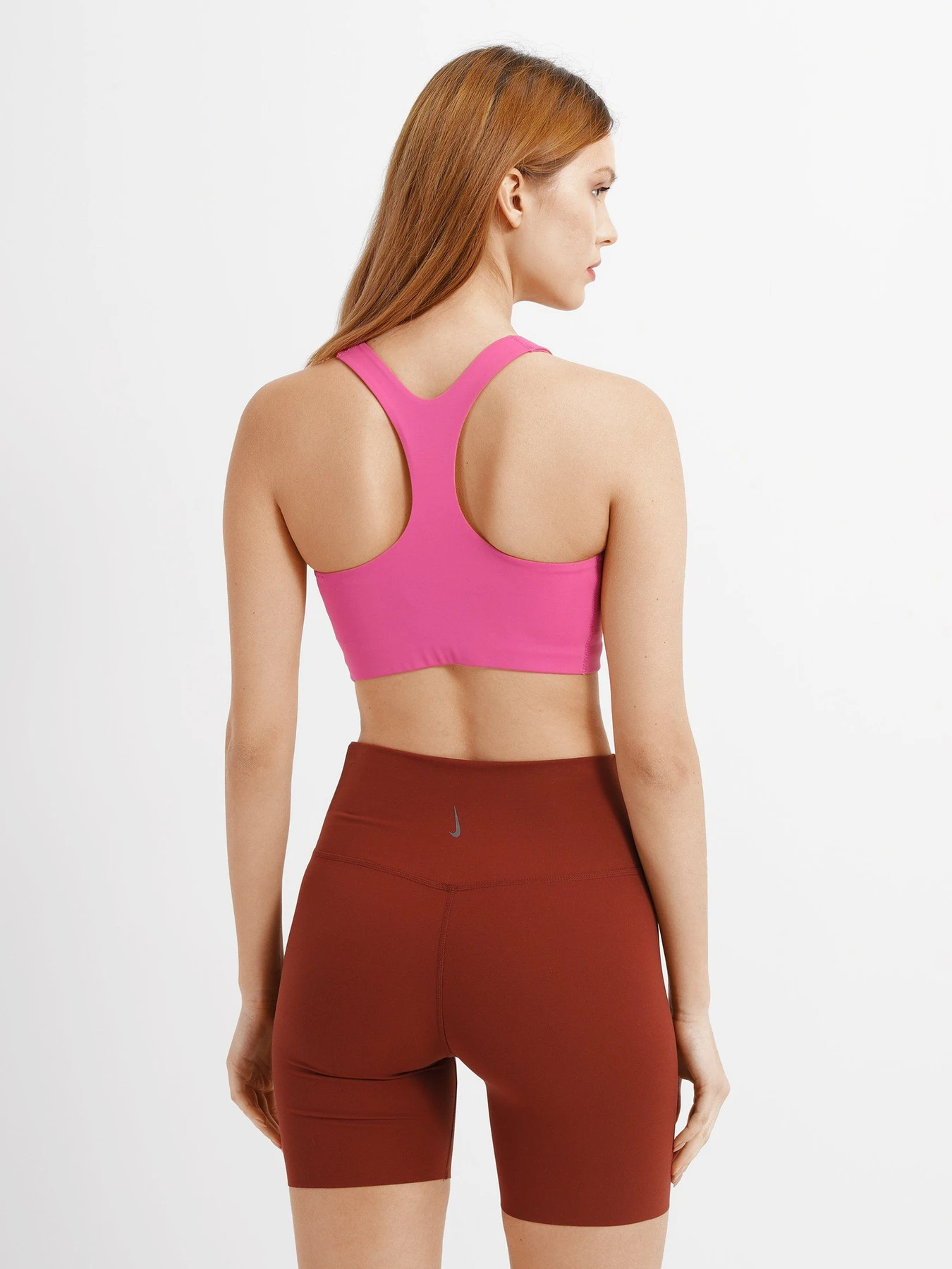 Футболки и поло NIKE Yoga Dri-FIT Swoosh модель DM0660-665 Футболки и поло NIKE Yoga Dri-FIT Swoosh модель DM0660-665 Фото