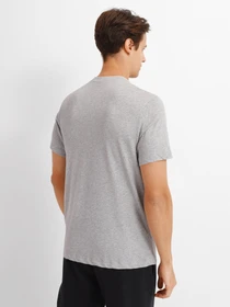 Футболки і поло NIKE Dri-FIT Sport Clash модель DM5662-063 Фото