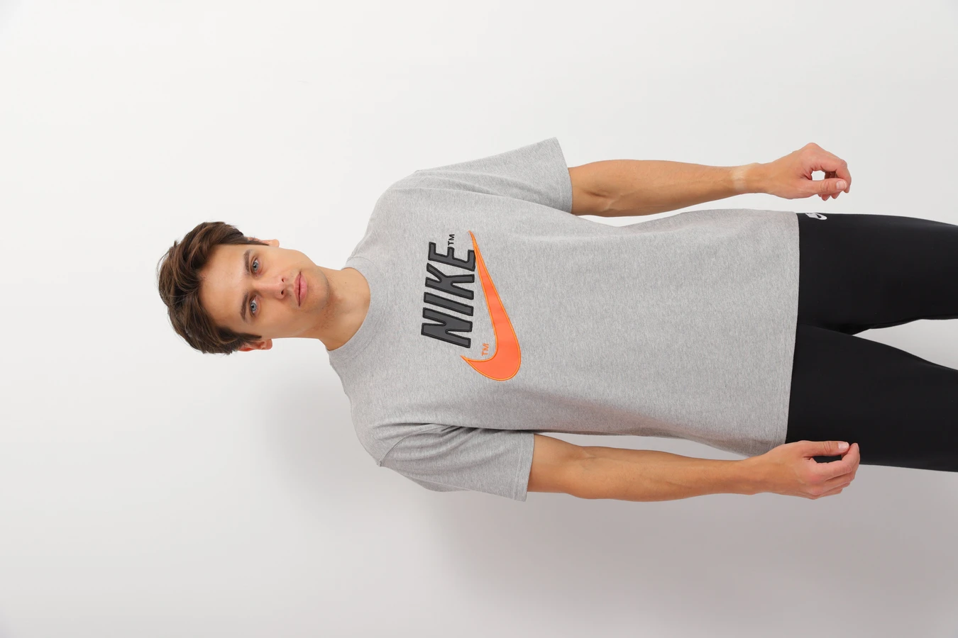 Футболки и поло NIKE M NSW TREND модель DM6373-063 Футболки и поло NIKE M NSW TREND модель DM6373-063 Фото
