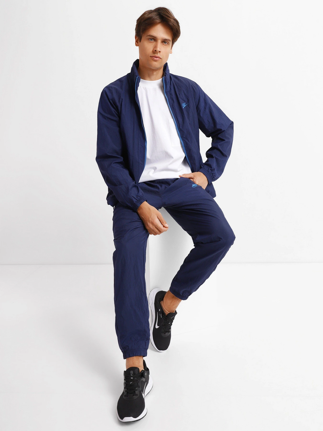 Костюмы NIKE Sportswear Sport Essentials модель DM6848-410 Костюмы NIKE Sportswear Sport Essentials модель DM6848-410 Фото