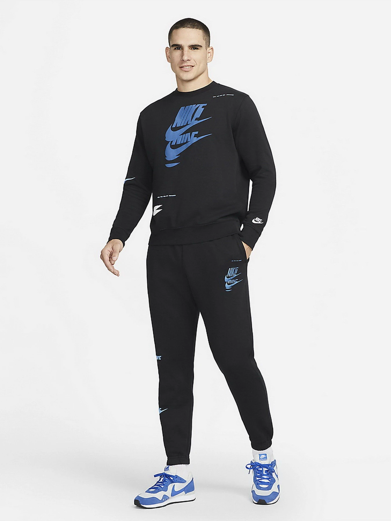 Брюки NIKE Sportswear Essentials+ Fleece Pant модель DM6871-010 Фото