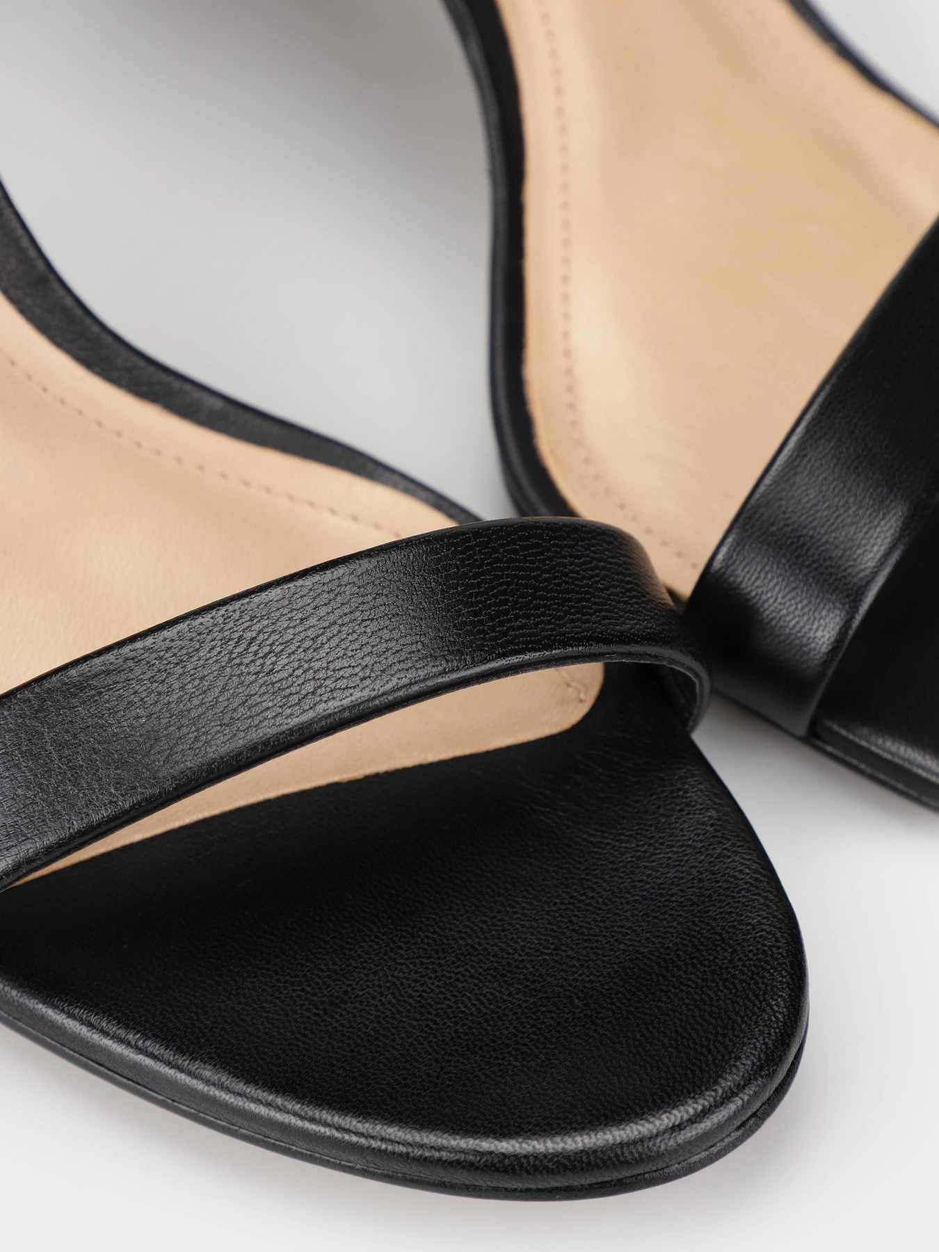 Босоножки SCHUTZ модель S0422903240356 Фото