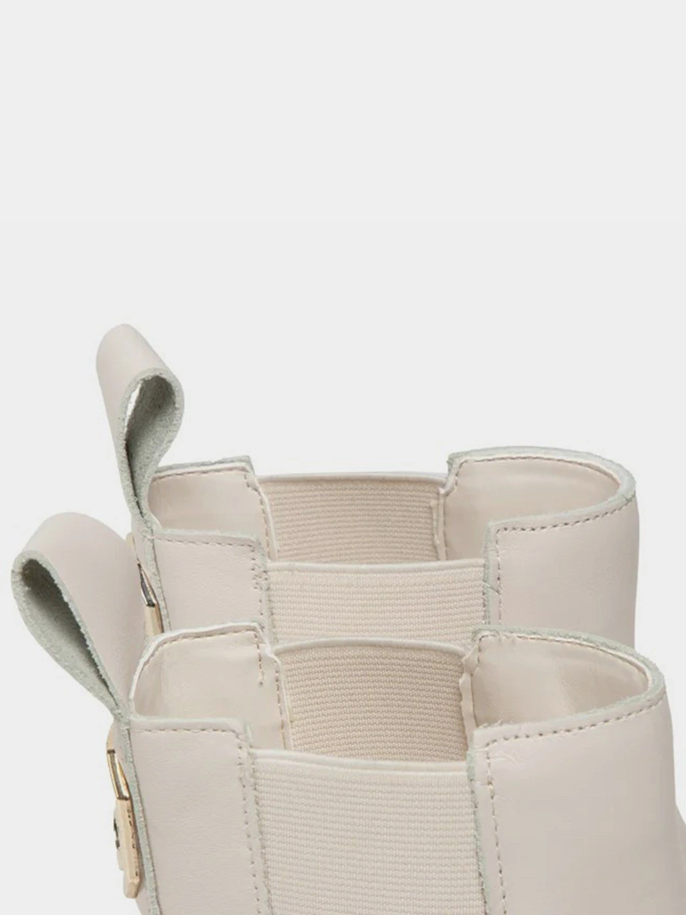 Ботинки и сапоги GUESS Oakess модель FL7OAK.LEA10;IVORY Ботинки и сапоги GUESS Oakess модель FL7OAK.LEA10;IVORY Фото