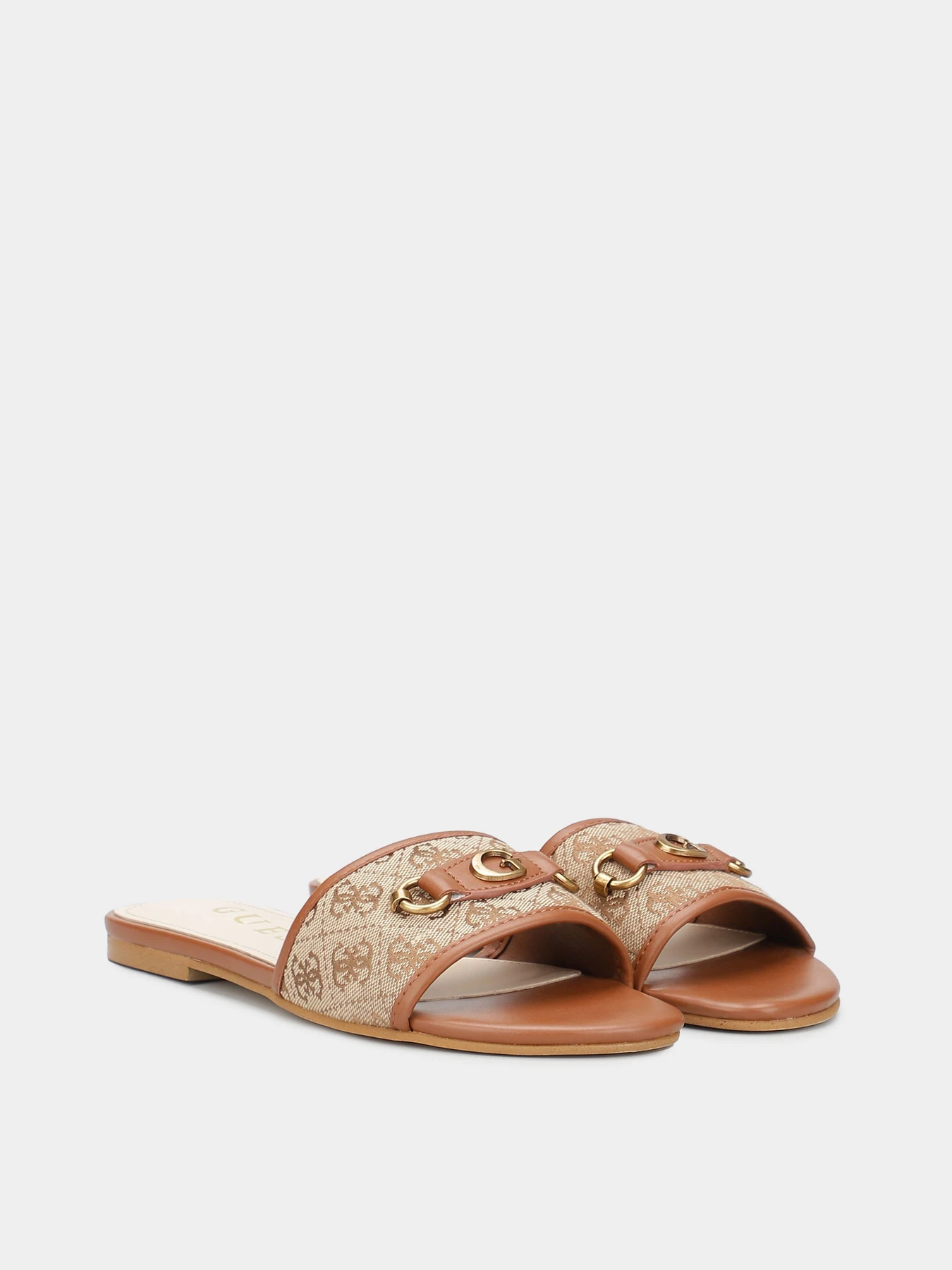 Шлёпанцы GUESS Hammi модель FLPHAM.FAL03;BEIGE Шлёпанцы GUESS Hammi модель FLPHAM.FAL03;BEIGE Фото