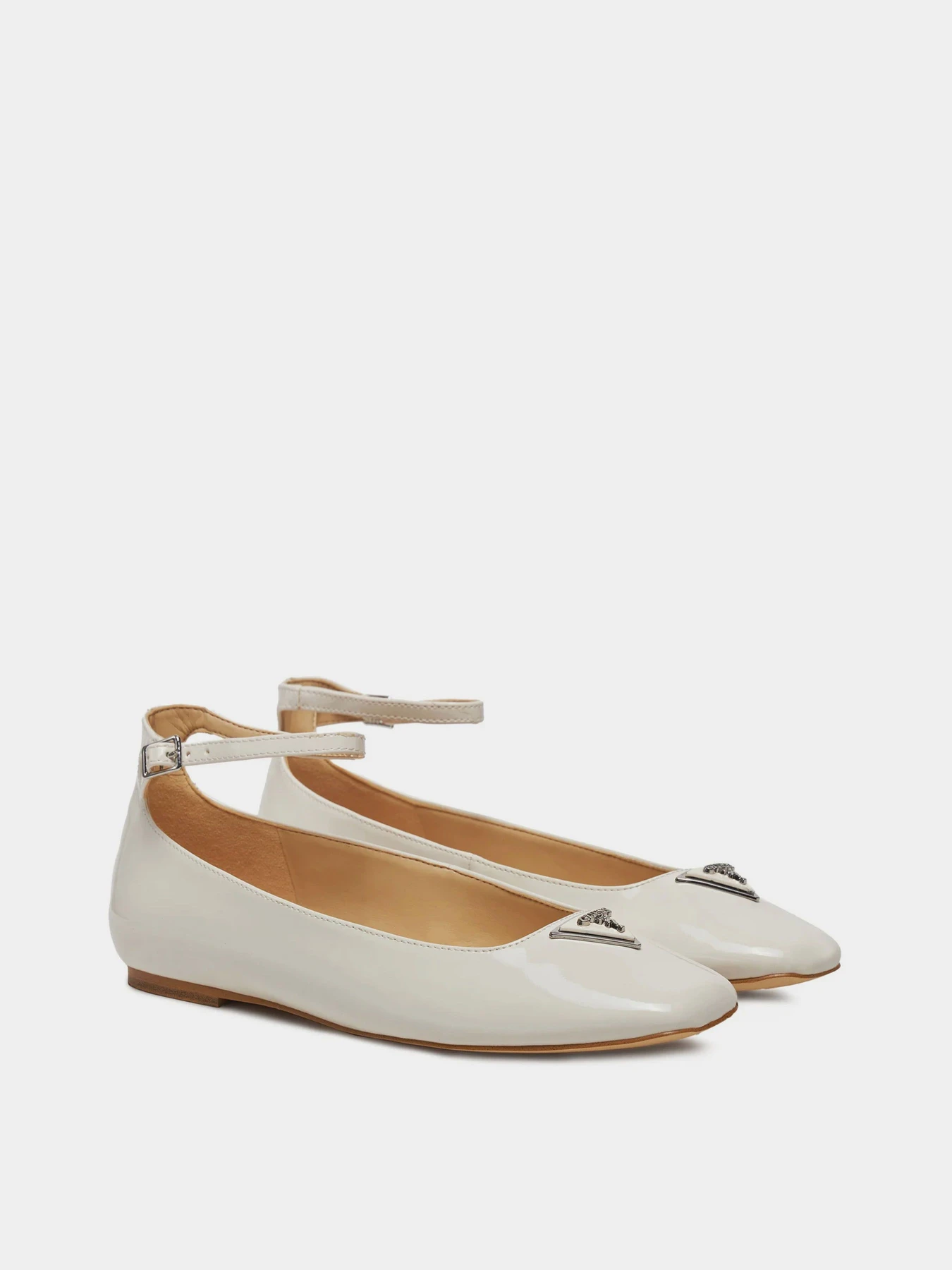 Туфли и лоферы GUESS Levvis модель FLPLVV.PAT02;BEIGE Туфли и лоферы GUESS Levvis модель FLPLVV.PAT02;BEIGE Фото