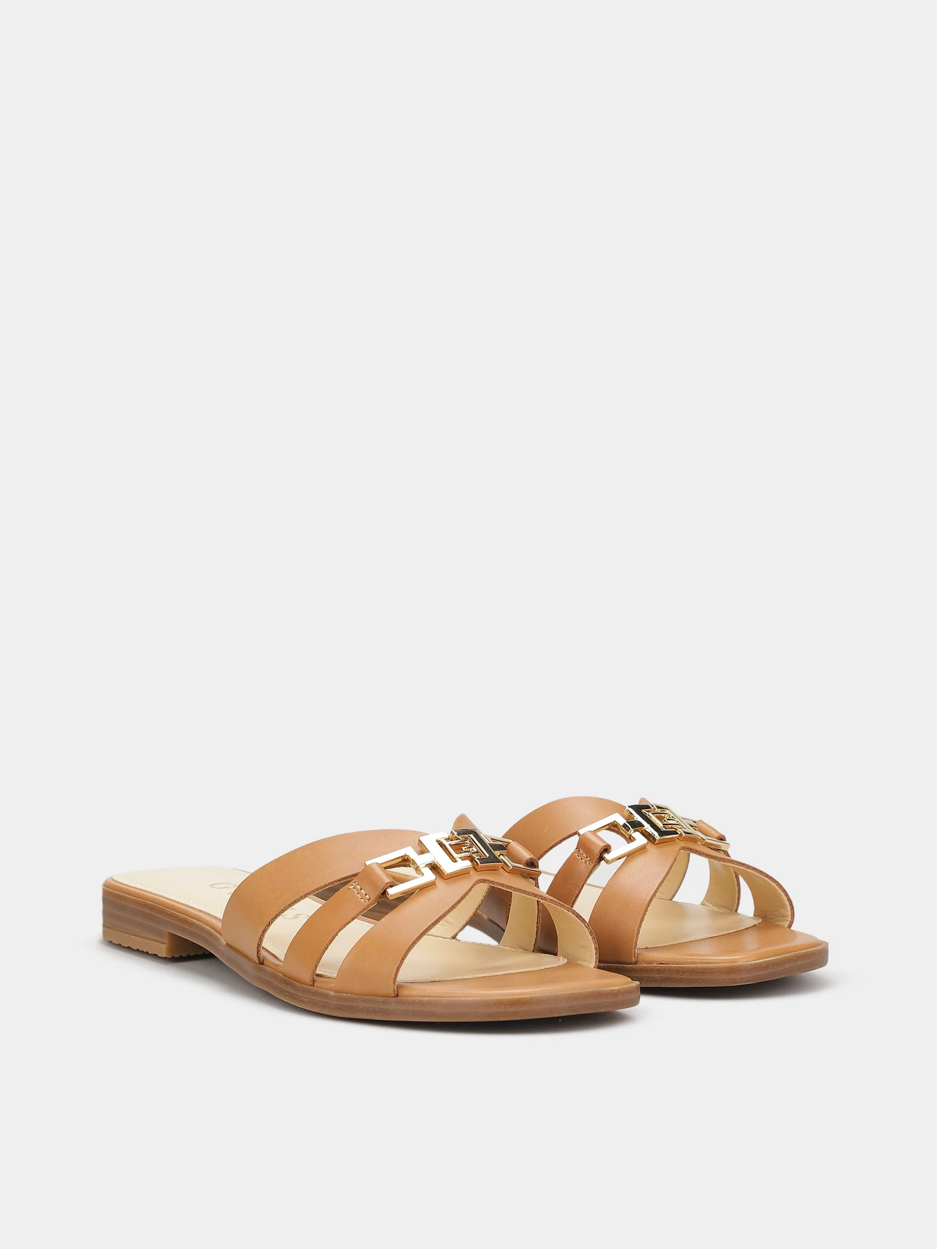 Шльопанці GUESS Realla модель FLJRLL.LEA19;TAN Шльопанці GUESS Realla модель FLJRLL.LEA19;TAN Фото
