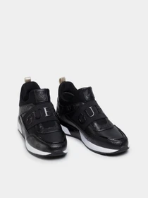 Кроссовки GUESS
Maygin модель FL6MYI-PEL12-BLKBL Фото