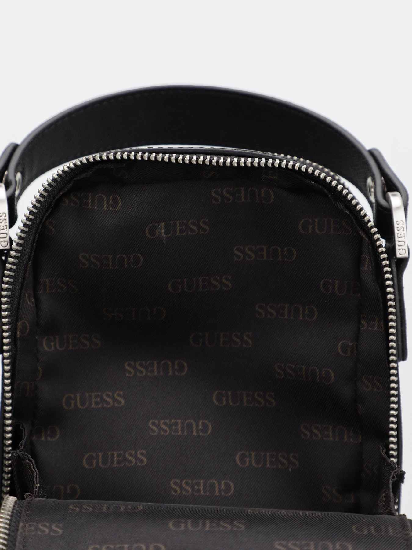 Сумки GUESS модель HMCERT.P2358;BLA Сумки GUESS модель HMCERT.P2358;BLA Фото