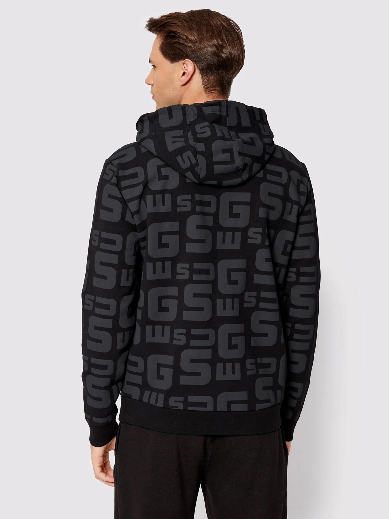Худи и свитшоты GUESS Galen Hooded Sweatshirt модель Z2YQ16.K7ON1;JBLK Худи и свитшоты GUESS Galen Hooded Sweatshirt модель Z2YQ16.K7ON1;JBLK Фото
