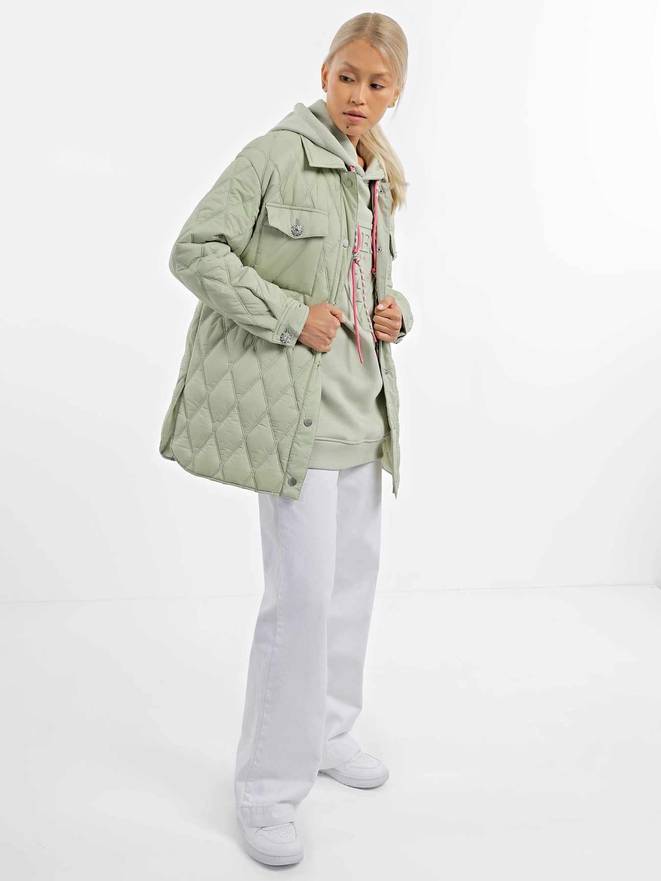 Куртки и дубленки GUESS Giorgia модель W3YL17.WFIW2;F8BA Куртки и дубленки GUESS Giorgia модель W3YL17.WFIW2;F8BA Фото