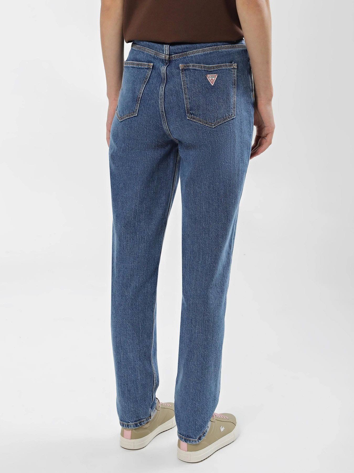 Джинсы GUESS Mom Jean Aumd Authentic Mid модель W2YA21.D4NH5;AUMD Джинсы GUESS Mom Jean Aumd Authentic Mid модель W2YA21.D4NH5;AUMD Фото