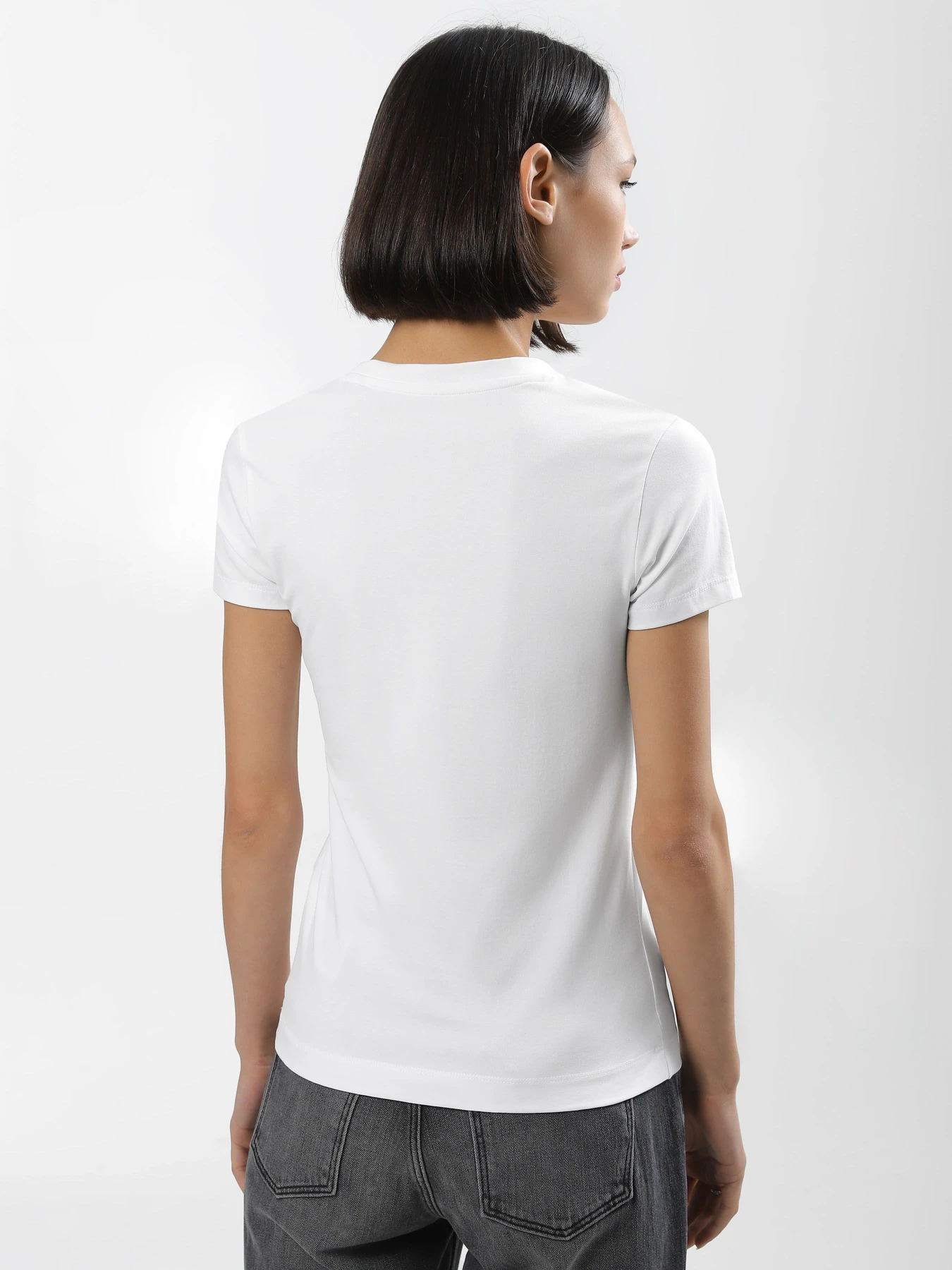 Футболки и поло GUESS Ss Cn Logo Micro Studs Tee модель W3BI34.J1314;G011 Фото