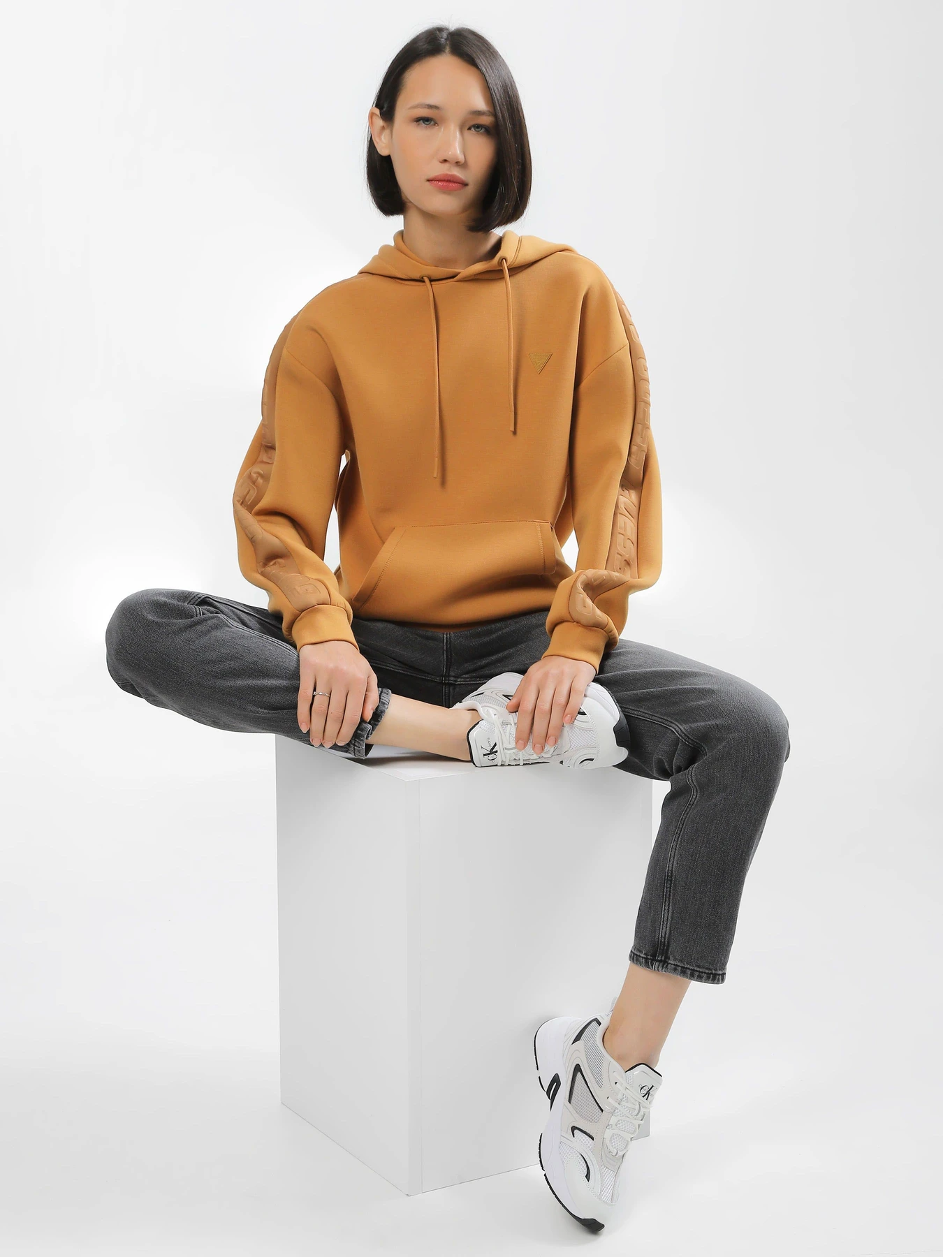 Худі та світшоти GUESS Brenda модель V2YQ18.K7UW2;G1AI Худі та світшоти GUESS Brenda модель V2YQ18.K7UW2;G1AI Фото