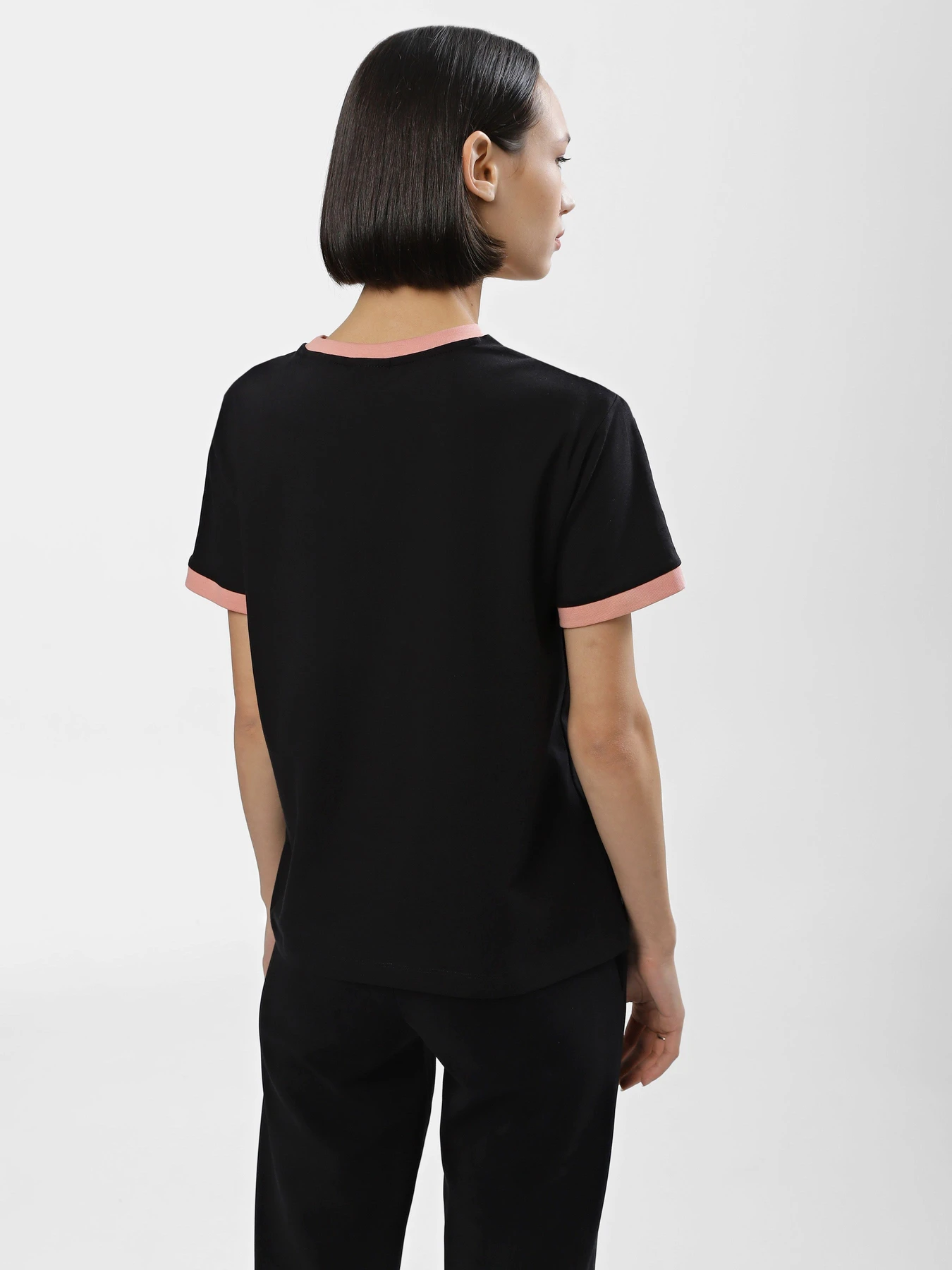 Футболки и поло GUESS Allegra Ss T-Shirt модель V3BI03.J1314;JBLK Фото