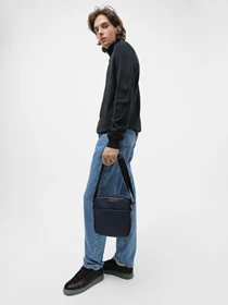 Сумки GUESS Fidenza Top Zip Crossbody Flat модель HMFIDA.P3458;BLU Фото