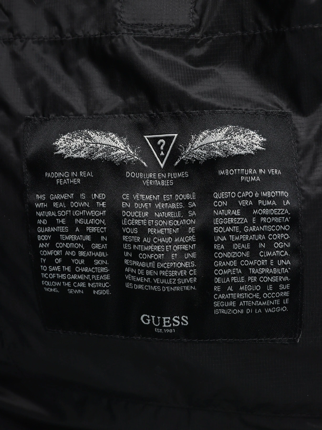 Куртки и дубленки GUESS модель M3BL36.WF4F0;JBLK Куртки и дубленки GUESS модель M3BL36.WF4F0;JBLK Фото