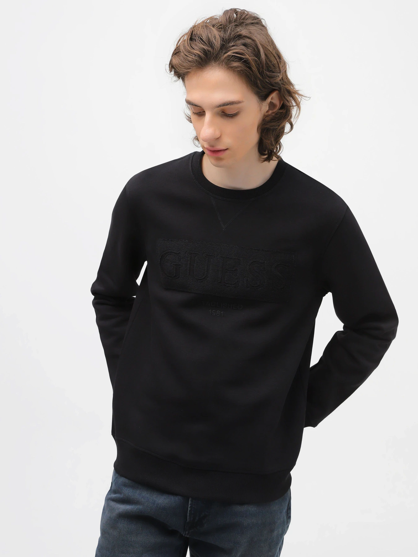 Худи и свитшоты GUESS Beau Cn Sweatshirt модель M3BQ08.K9Z21;JBLK Худи и свитшоты GUESS Beau Cn Sweatshirt модель M3BQ08.K9Z21;JBLK Фото