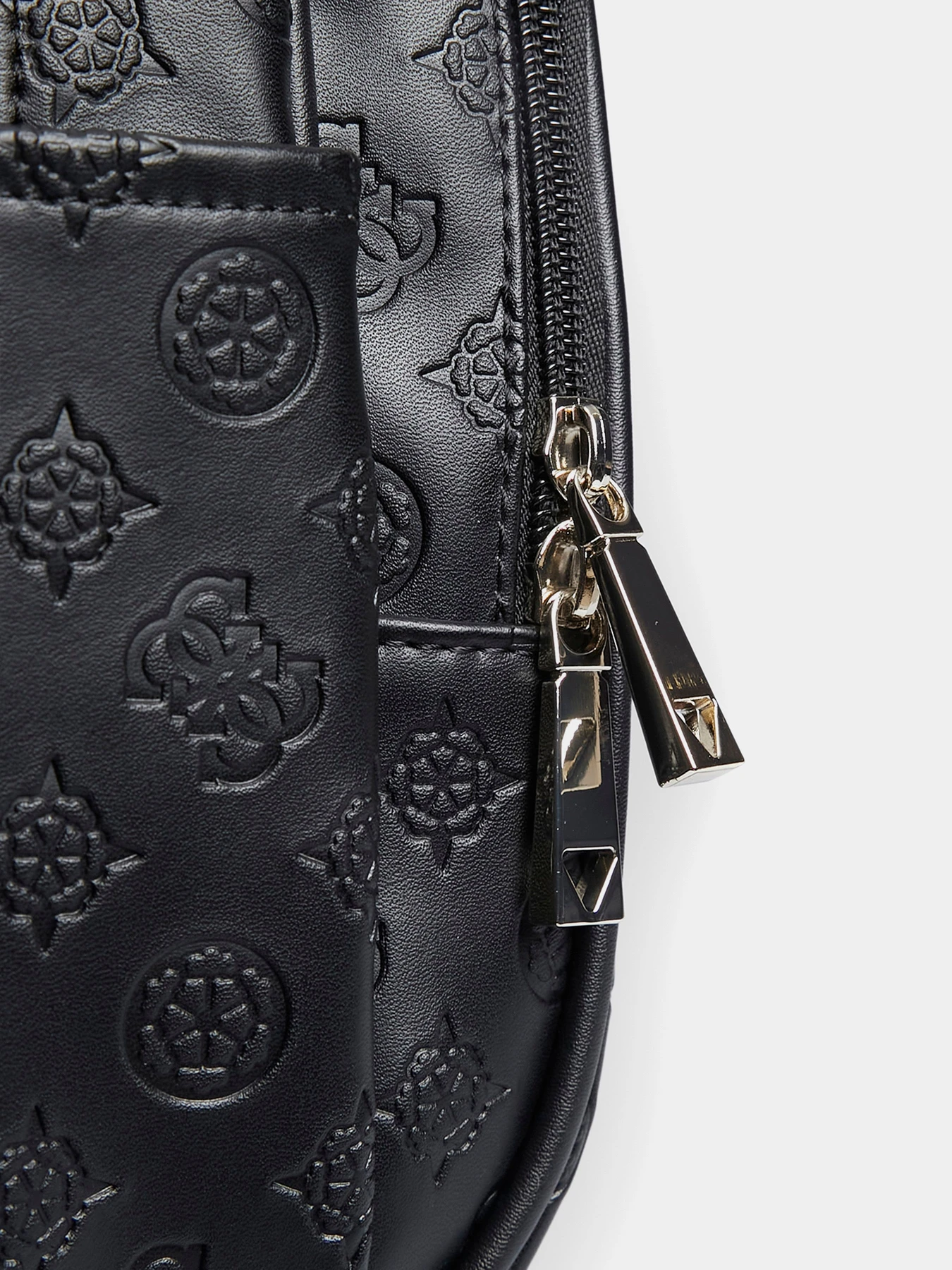 Рюкзаки GUESS Wilder модель TWD745.29900;BLA Фото