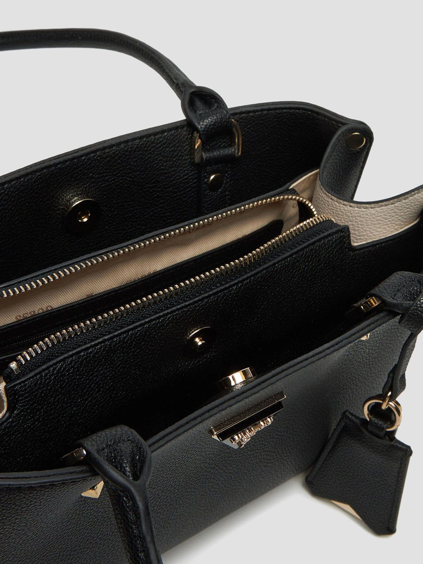 Сумки GUESS Meridian модель HWBG87.78090;BLA Сумки GUESS Meridian модель HWBG87.78090;BLA Фото