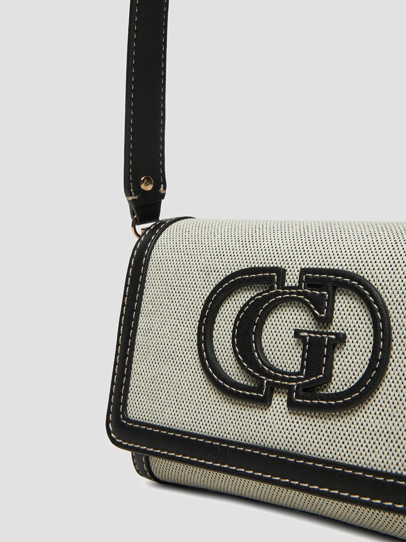Сумки GUESS Sebina модель HWAG95.24190;NTB Сумки GUESS Sebina модель HWAG95.24190;NTB Фото