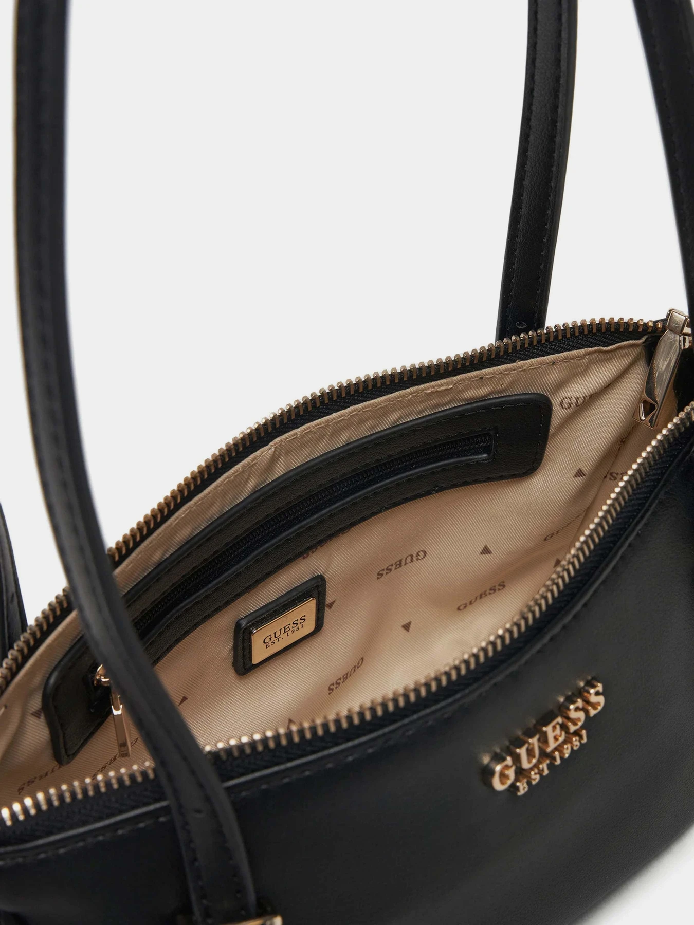 Сумки GUESS Cerelia модель HWBG96.45760;BLA Сумки GUESS Cerelia модель HWBG96.45760;BLA Фото