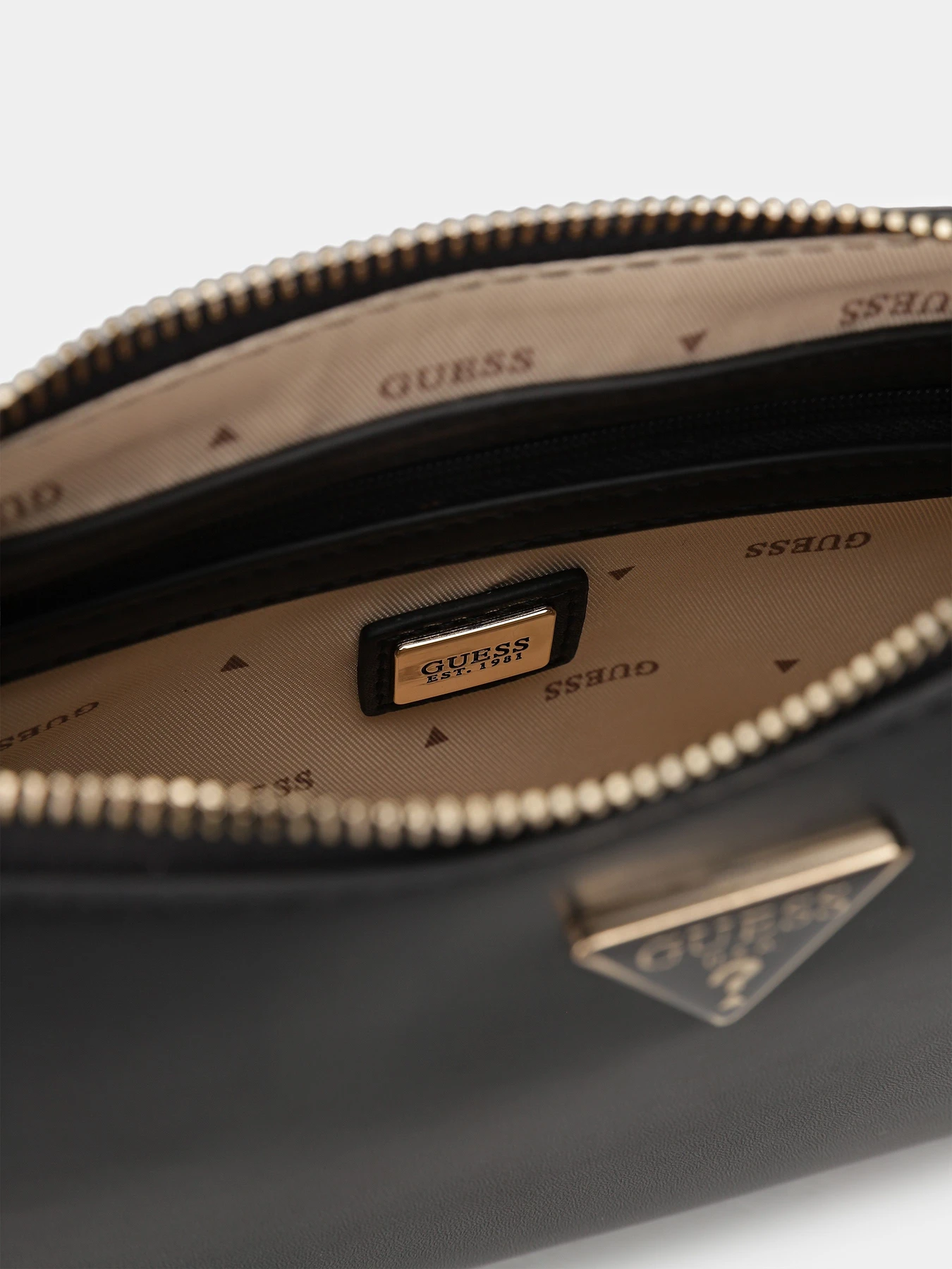 Сумки GUESS Daryna II модель HWVG72.08180;BLA Сумки GUESS Daryna II модель HWVG72.08180;BLA Фото